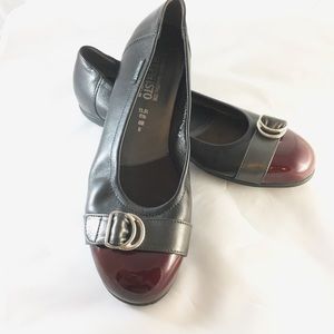 Mephisto black & maroon patent flats size 9